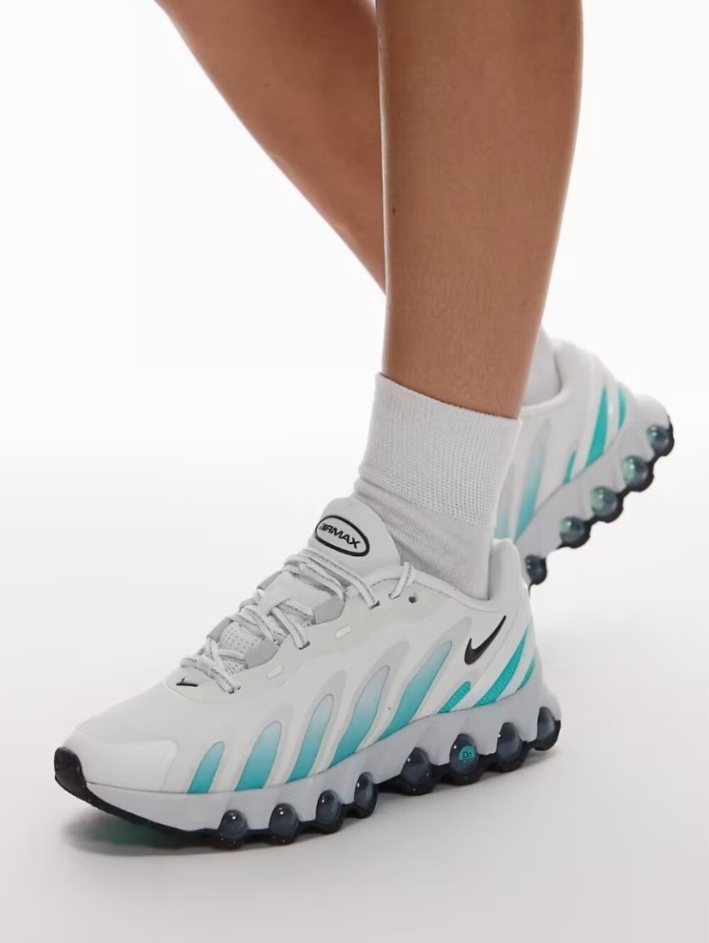 NWOB Nike Womens Air Max DN8 'Summit White Cool Mint' (US 7/EUR 38)